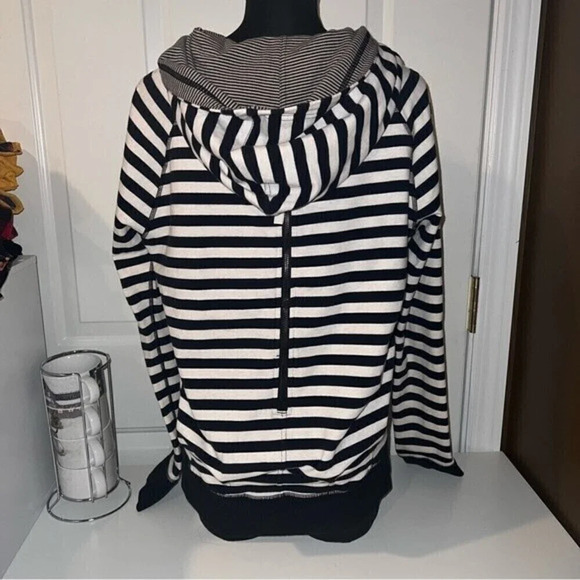 Lululemon Rollin' With My Omies Hoodie Size 6 ❤️ - Picture 3 of 10